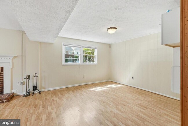 Building Photo - 8031 Sleepy View Ln