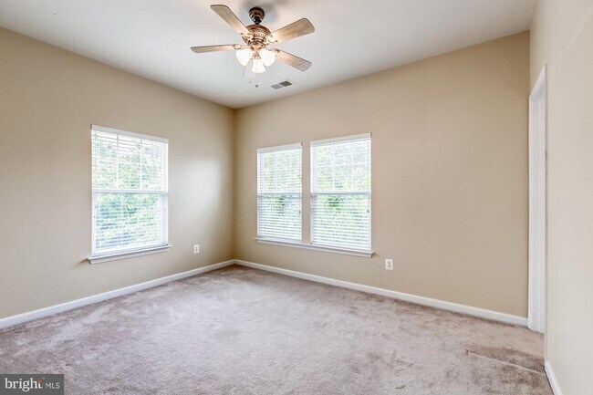 Building Photo - 8844 Song Sparrow Dr