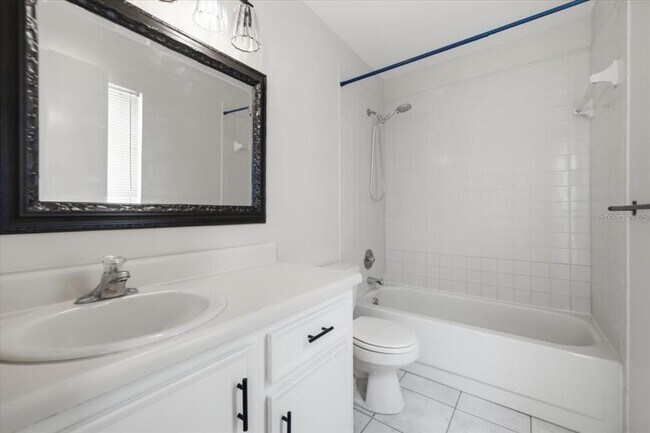 Building Photo - 1901 Castle Bay Ct