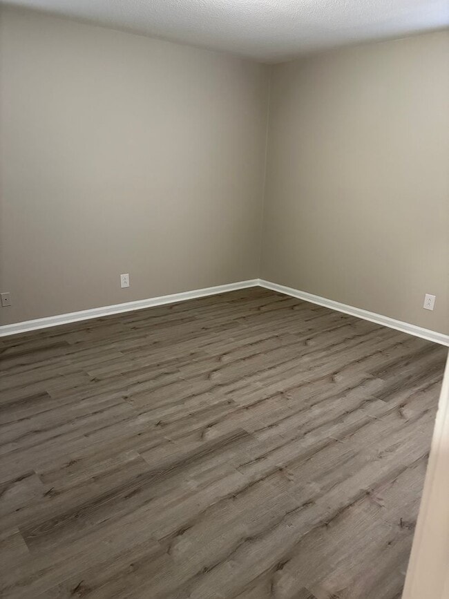 Building Photo - Newly Renovated For You!