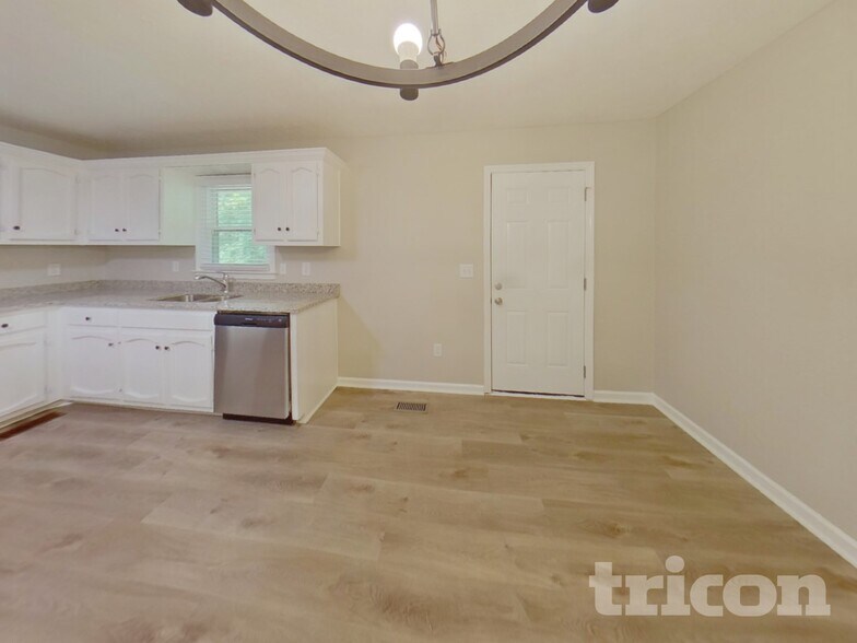 Building Photo - 117 Fawn Cir