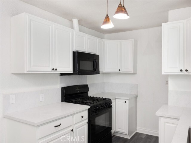 Building Photo - 5020 Topanga Canyon Blvd