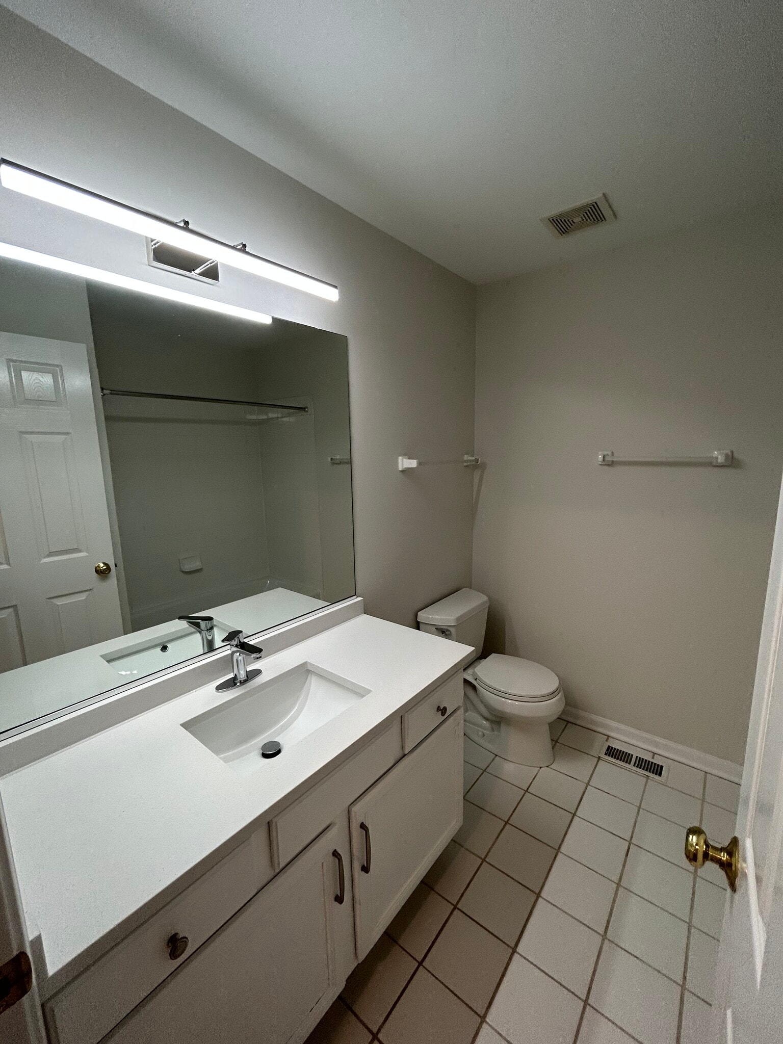 Building Photo - 2375 Chelsea Rd