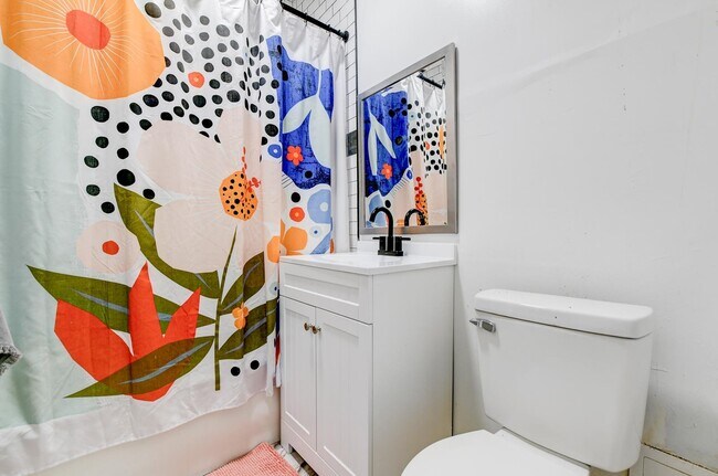 Building Photo - 901 Grand Ave