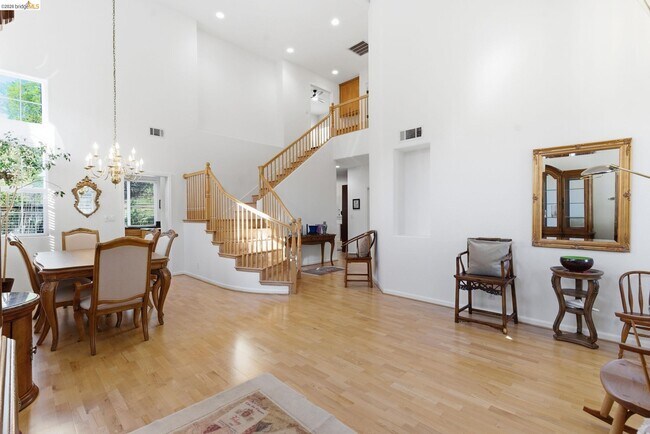 Building Photo - 257 Golf Links St