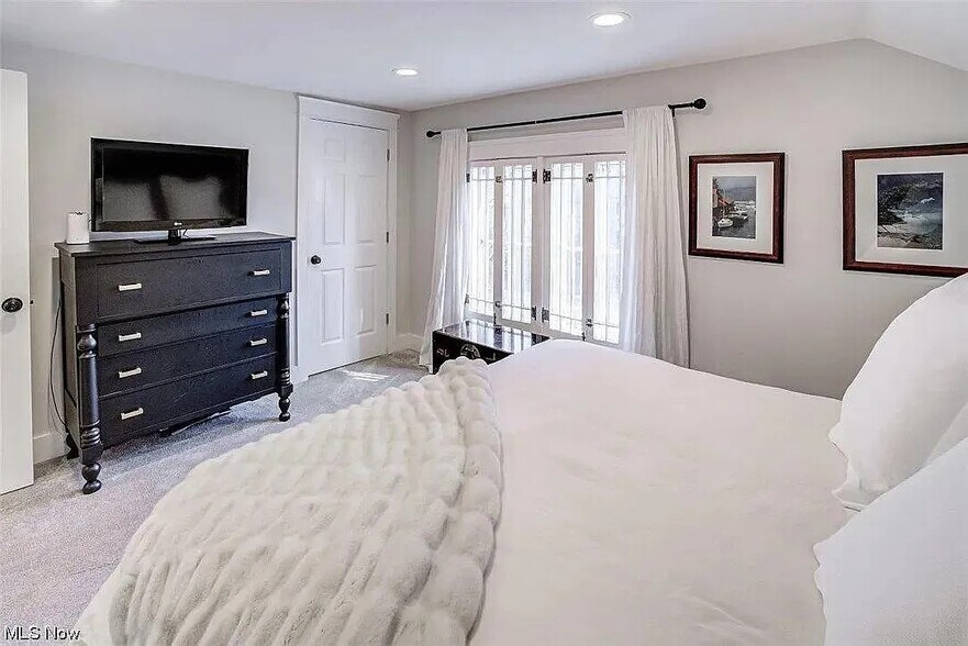 Building Photo - 343 E Garfield Rd