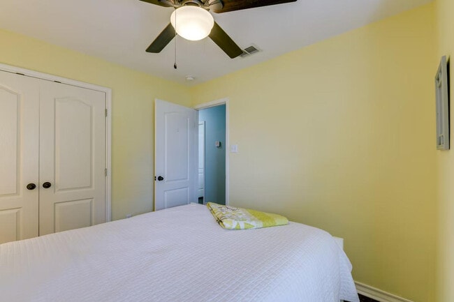 Building Photo - 1509 Oak Harbor Dr