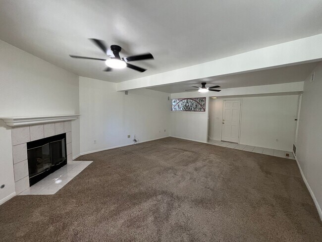 Building Photo - MOUNTAIN VIEWS!! Newbury Park 4+2.5 w/family rm, 2 fireplaces, cul-de-sac!