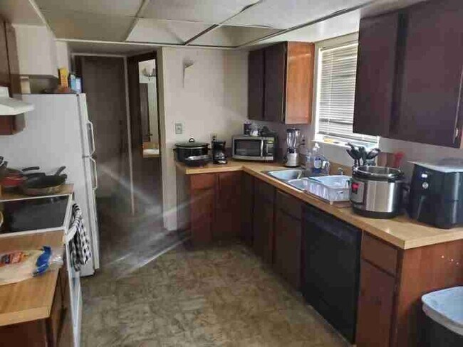 Building Photo - 2124 27th Ave Ct