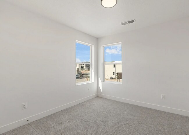 Building Photo - Stunning 3 Bedroom, 2.5 Bathroom in Beautiful Desert Color Community