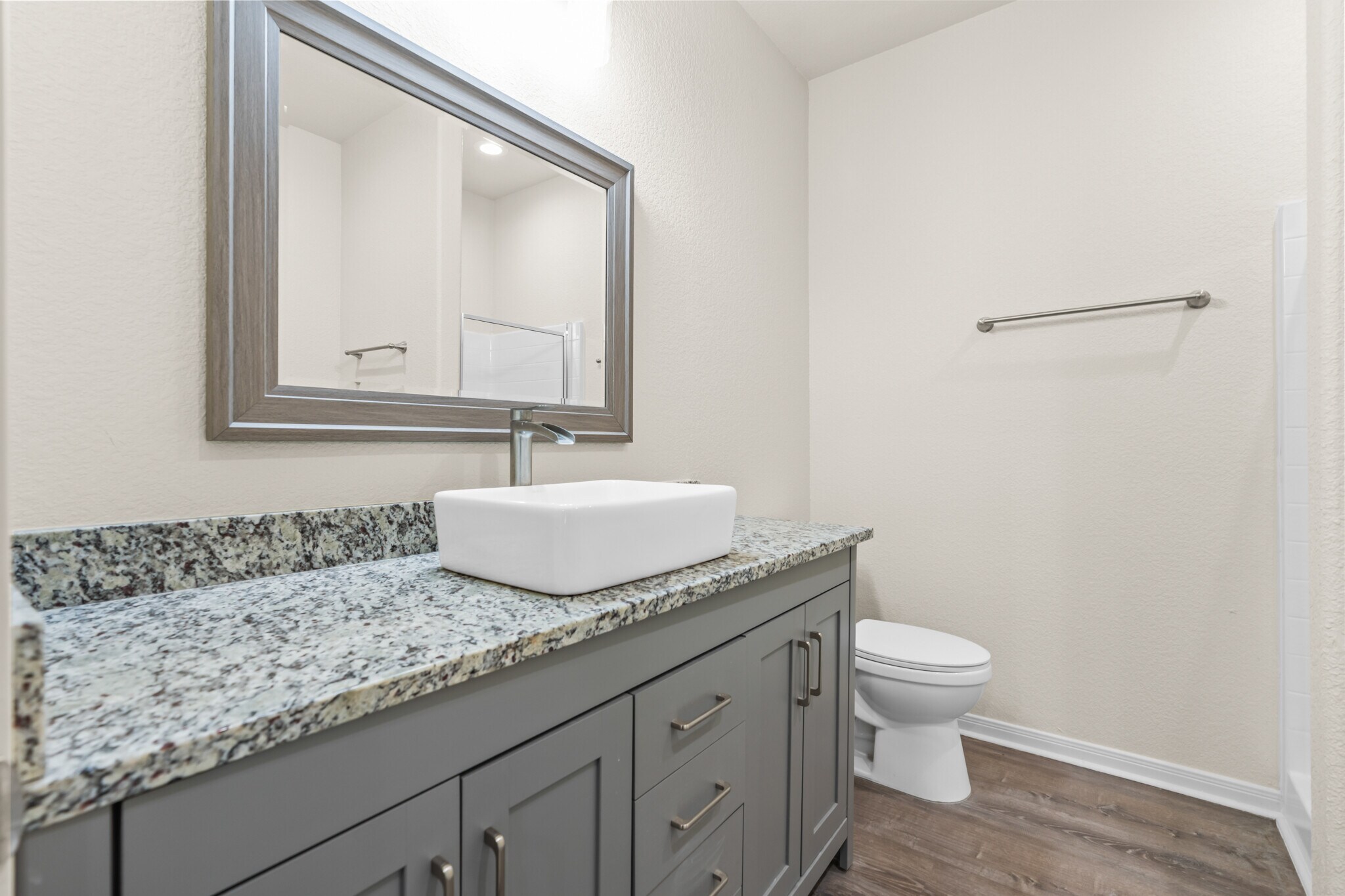 Building Photo - 525 E Spring Valley Rd