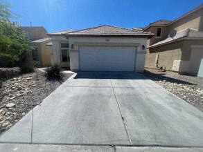 Building Photo - "Charming 3-Bed Oasis with 2 Full Baths in North Las Vegas – 1305 Sq Ft of Comfort!"