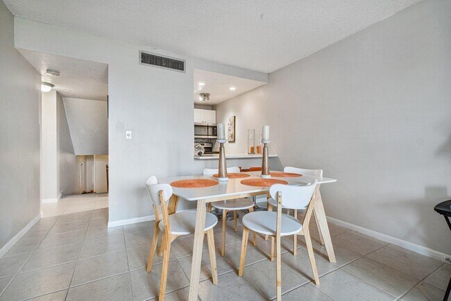 Building Photo - 755 Dotterel Rd