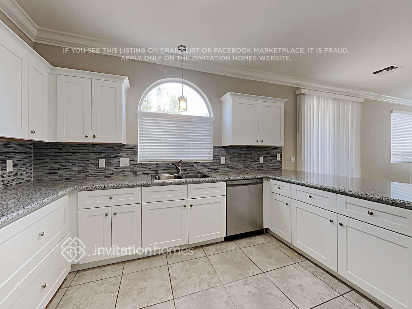 Building Photo - 1196 E Altadonna St