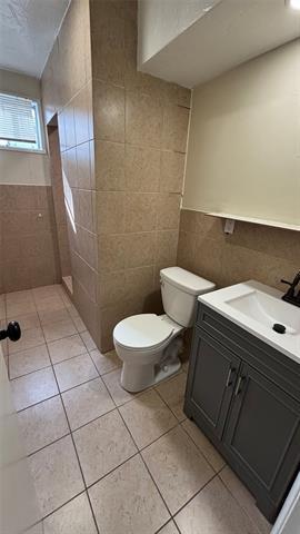 Building Photo - 1104 Sierra Dr