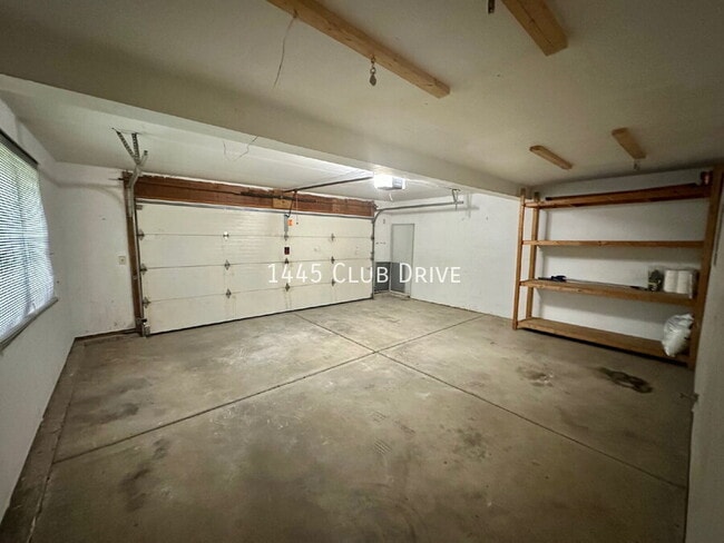 Building Photo - 1445 Club Dr