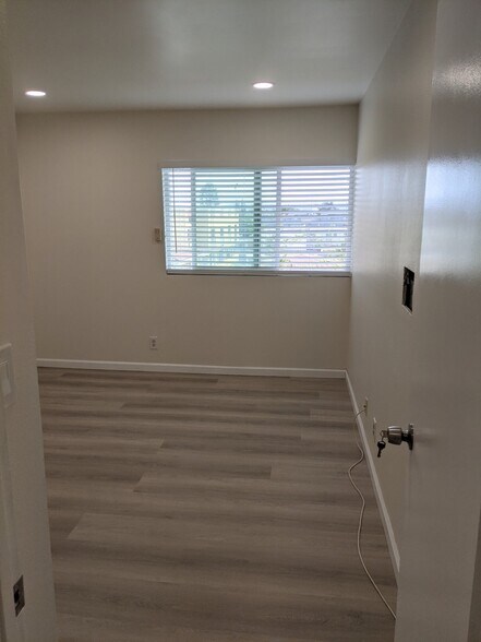 Building Photo - 4727 W 147th St