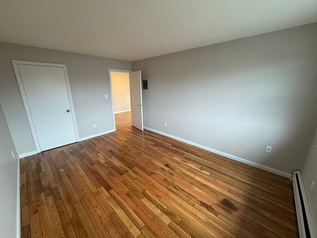 Building Photo - 50 Danbury Dr