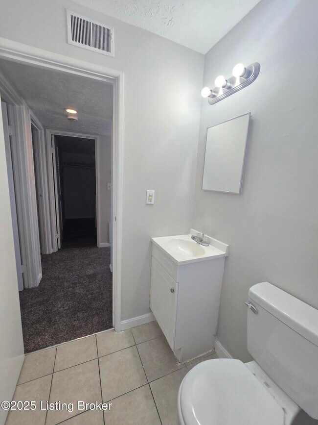 Building Photo - 3217 Springfield Dr