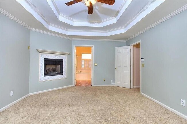 Building Photo - 800 Satinwood Pl