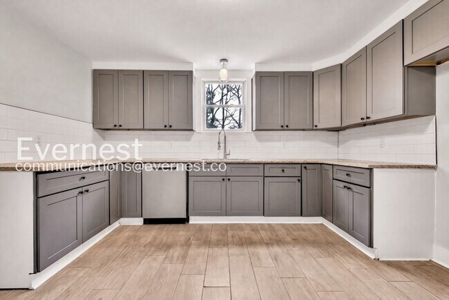 Building Photo - 4721 3rd Ave S
