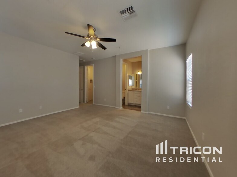 Building Photo - 15409 W Cameron Dr