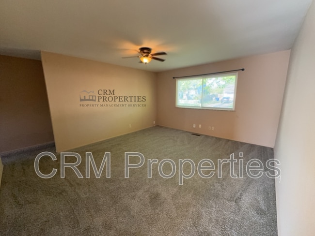 Building Photo - 2400 Balmoral Blvd