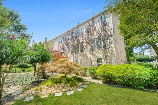 Building Photo - 585 Marylebone Dr