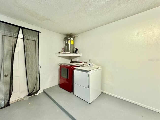 Building Photo - 2414 San Luis Rd
