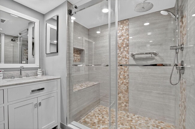 Building Photo - 7773 La Mirada Dr
