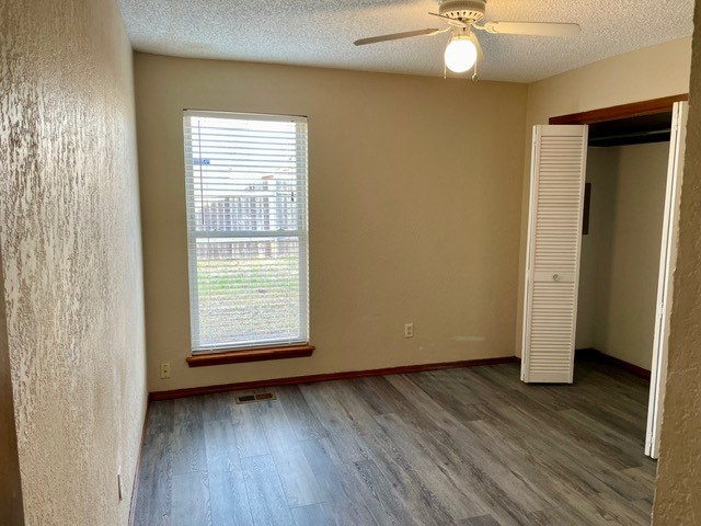 Guest bedroom #1 - 100 Village Oaks Dr