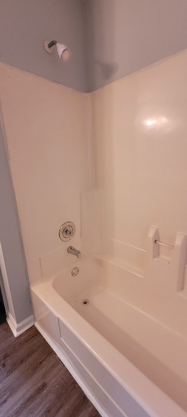 Building Photo - 3301 Chesapeake Cir