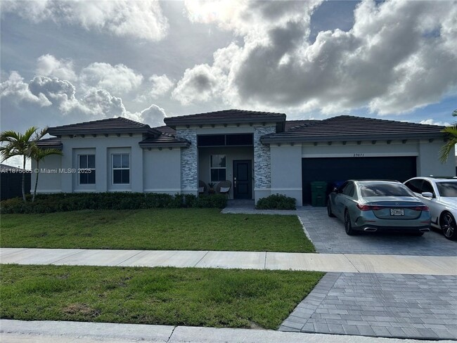 Primary Photo - 29071 Ave
