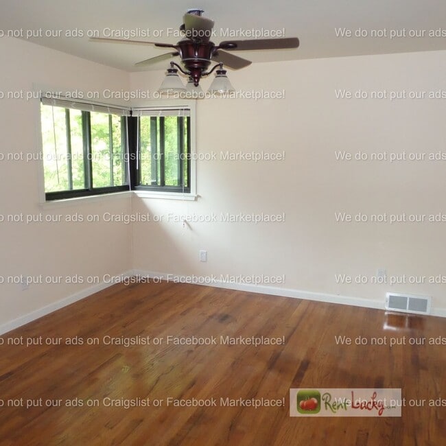 Building Photo - Cool & HUGE 5-Bedroom Home in Des Moines with Large Detached Shop/Garage!!