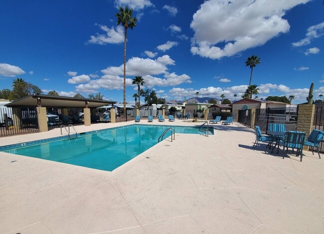 Building Photo - 4100 N Romero Rd