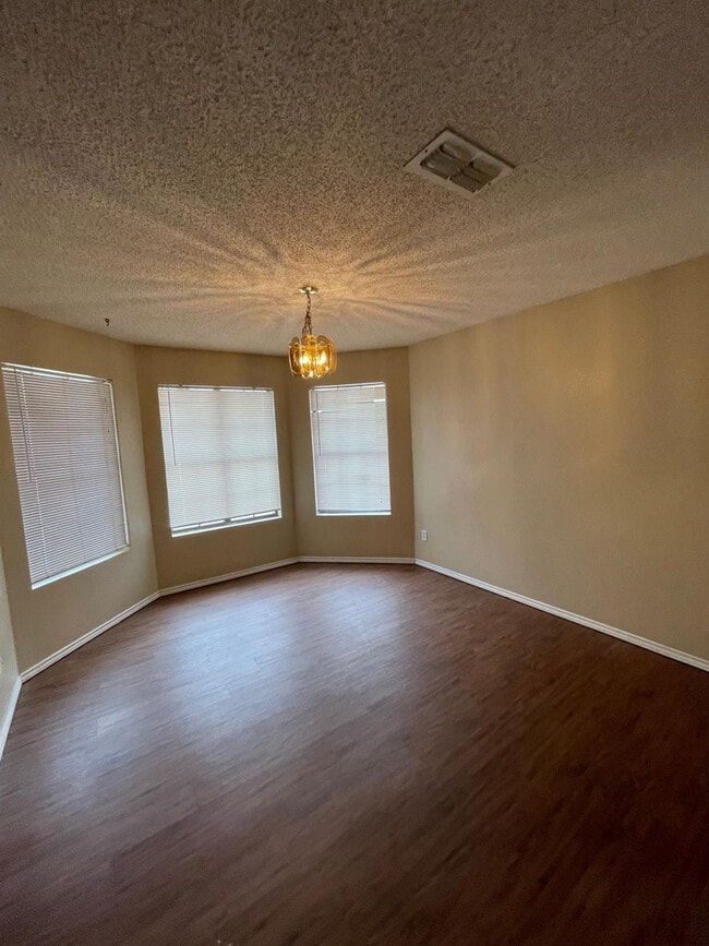 Building Photo - 203 Fulton Ave