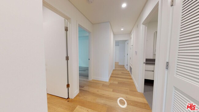 Building Photo - 938 Orange Grove Ave