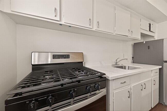 Building Photo - 1217 Heights Blvd