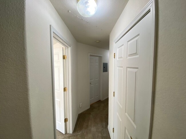 Building Photo - 3890 Strawberry Field Grove