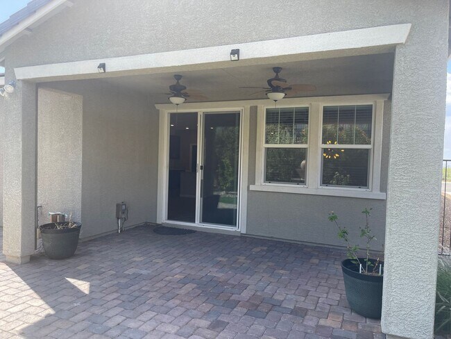 Building Photo - Beautiful Home in Inspirada Community