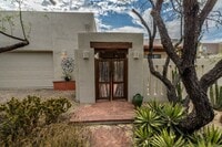 Building Photo - Single Story Foothills Home with Brand New Carpet in all Bedrooms!