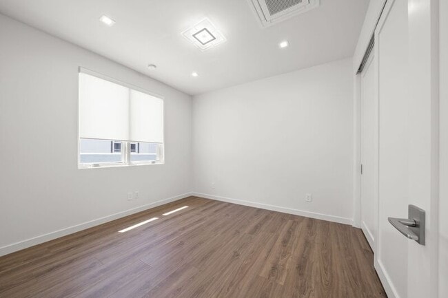 Building Photo - 101 Vía Colusa