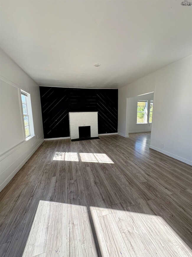 Building Photo - 2168 Ave H