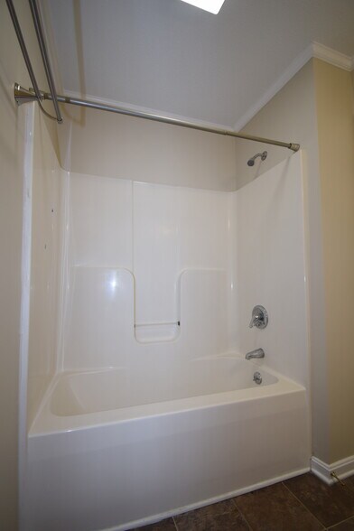 Building Photo - 2380 Vineyard Dr