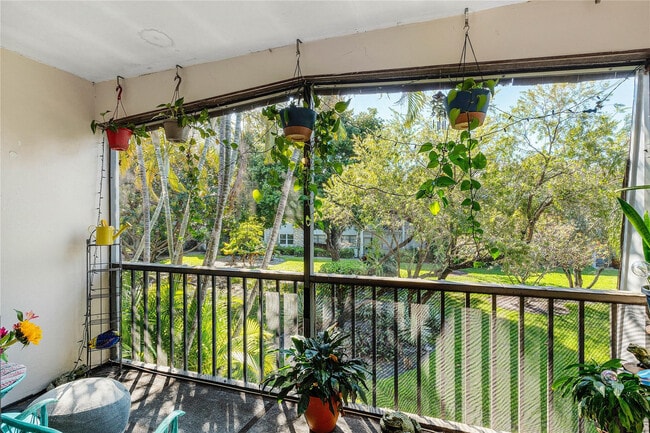 Building Photo - 3111 Oakland Shores Dr