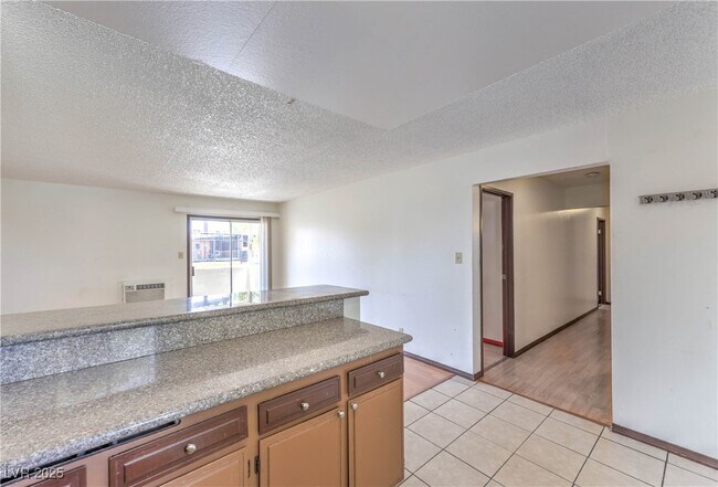 Building Photo - 5404 S Swenson St