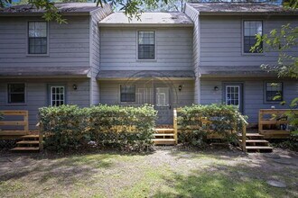 Building Photo - 5487 Sombra Del Lago Dr