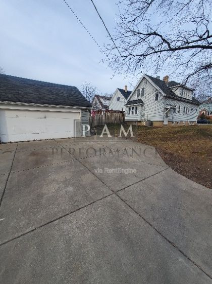 Building Photo - 1114 16th Ave