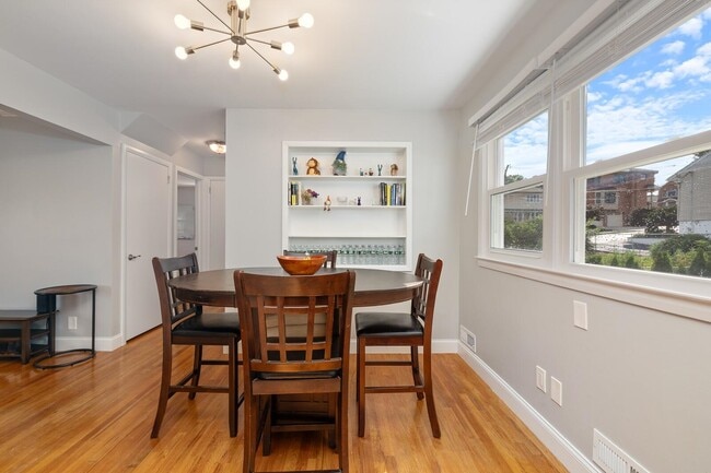 Building Photo - 47 Blondel Dr
