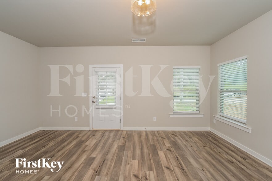 Building Photo - 1620 Brookhaven Dr